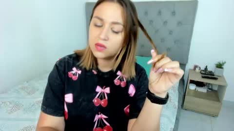 Snapshot of nicolewind_ chatting on June 9, 2026, 7:25 pm ELIZABETH online show from June 9, 2026, 7:25 pm