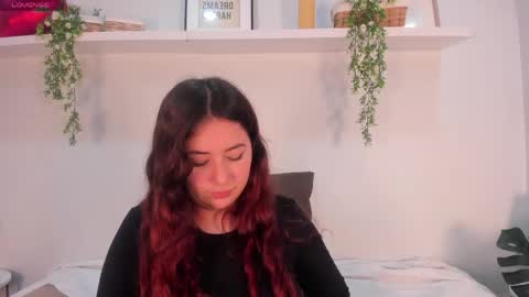 Snapshot of nicolle_evanss_ chatting on June 6, 2026, 6:07 am nicolle_evanss_ online show from June 6, 2026, 6:07 am