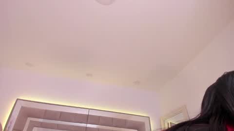 Snapshot of nicolle_foxy chatting on February 5, 2025, 7:31 pm Nicolle online show from February 5, 2025, 7:31 pm