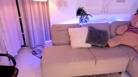 Snapshot of nicolle_foxy chatting on February 9, 2025, 3:22 am Nicolle online show from February 9, 2025, 3:22 am