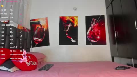 nicolle_hanks1 online show from June 23, 2026, 2:09 am