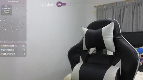 Snapshot of nicolle_jhons chatting on December 18, 2024, 2:10 am Nicolle online show from December 18, 2024, 2:10 am