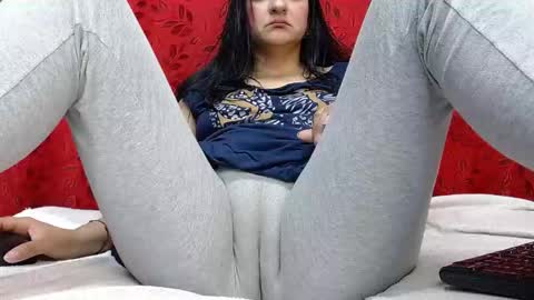 NICOLLE online show from February 19, 2026, 10:06 pm