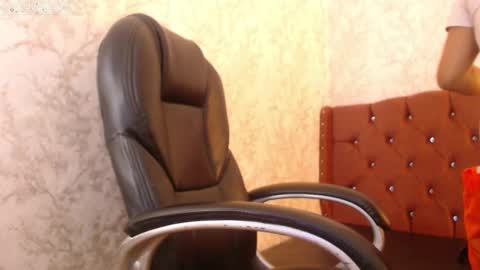 Nicolle Miley online show from January 23, 2025, 11:15 am