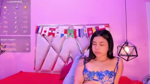 nicolljabocs online show from July 9, 2026, 2:15 am
