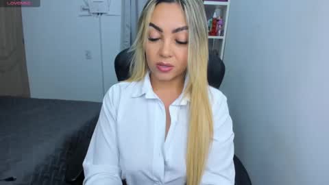 Snapshot of nicolporto chatting on September 16, 2025, 11:55 am Nicol online show from September 16, 2025, 11:55 am