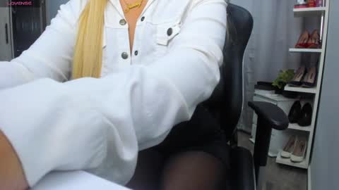 Snapshot of nicolporto chatting on September 18, 2025, 1:35 pm Nicol online show from September 18, 2025, 1:35 pm