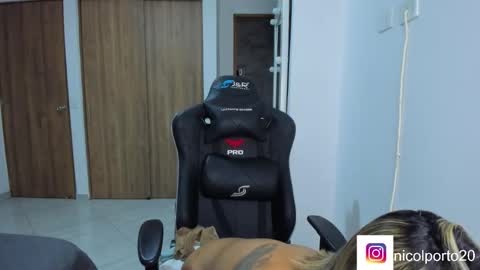 Snapshot of nicolporto chatting on January 9, 2026, 11:02 am Nicol online show from January 9, 2026, 11:02 am