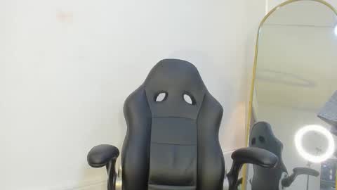 Nicol online show from February 8, 2026, 8:56 pm