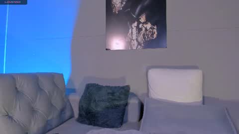 Nicol online show from June 11, 2026, 1:27 am