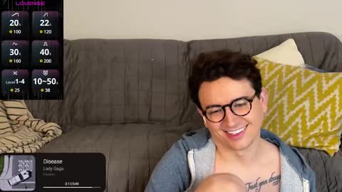 Snapshot of nigelhart chatting on December 28, 2024, 2:33 am Nigel Hart online show from December 28, 2024, 2:33 am