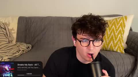 Snapshot of nigelhart chatting on December 29, 2024, 10:57 pm Nigel Hart online show from December 29, 2024, 10:57 pm