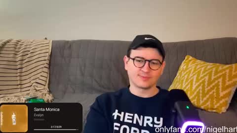 Snapshot of nigelhart chatting on February 8, 2025, 2:26 am Nigel Hart online show from February 8, 2025, 2:26 am