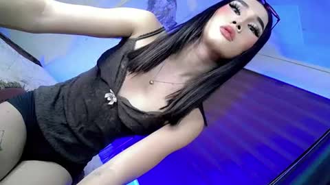 Snapshot of night_crystal1111 chatting on June 27, 2026, 2:34 pm night_crystal1111 online show from June 27, 2026, 2:34 pm