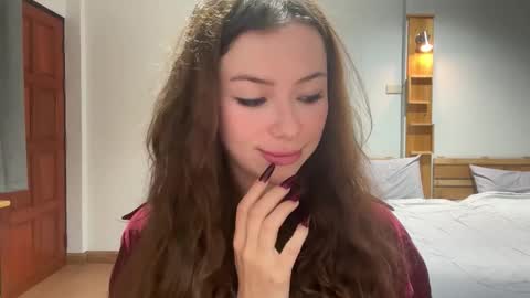 Snapshot of night_jelly chatting on October 28, 2025, 2:20 pm Aurora online show from October 28, 2025, 2:20 pm