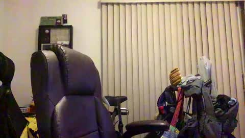 nightmoves1970 online show from October 1, 2025, 2:39 am