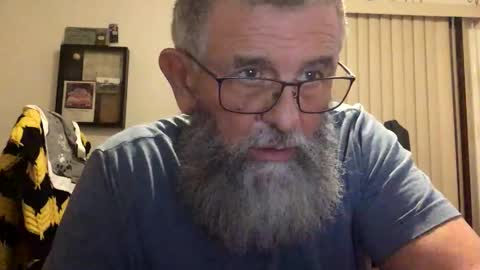 nightmoves1970 online show from March 9, 2026, 3:32 am