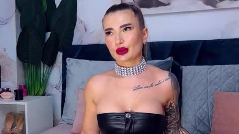 Iris online show from December 5, 2025, 9:29 am