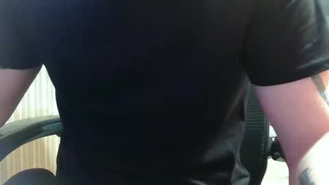 Snapshot of niglo620 chatting on April 12, 2026, 9:03 am niglo620 online show from April 12, 2026, 9:03 am