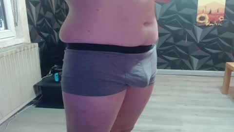 Snapshot of niglo620 chatting on April 16, 2026, 12:17 pm niglo620 online show from April 16, 2026, 12:17 pm