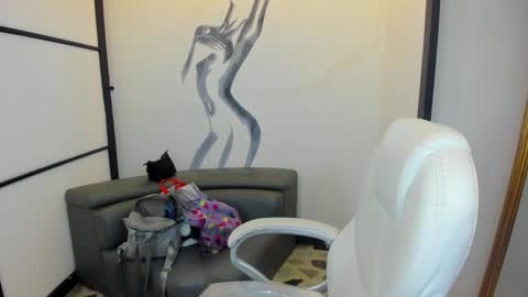 Snapshot of niickyjones chatting on January 29, 2025, 8:56 pm Anni online show from January 29, 2025, 8:56 pm