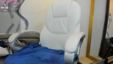 Snapshot of niickyjones chatting on February 15, 2025, 1:21 am Anni online show from February 15, 2025, 1:21 am