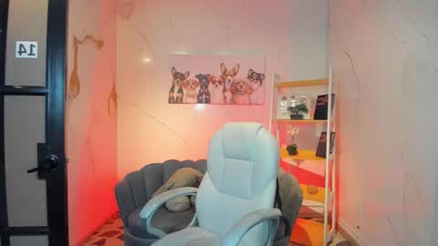 Snapshot of niickyjones chatting on November 13, 2025, 9:14 pm Anni online show from November 13, 2025, 9:14 pm