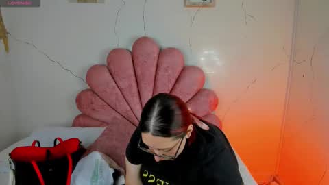 Snapshot of niickyjones chatting on February 24, 2026, 4:32 am Anni online show from February 24, 2026, 4:32 am