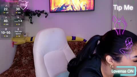 Snapshot of niickylovee chatting on March 24, 2026, 6:24 pm Nicolle Bustamante online show from March 24, 2026, 6:24 pm