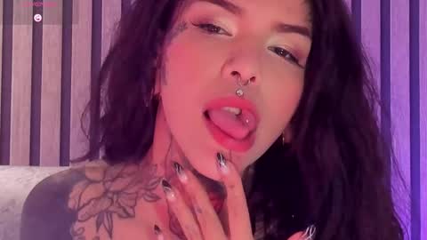 Snapshot of niinaink chatting on April 4, 2026, 11:51 am NINAINK online show from April 4, 2026, 11:51 am