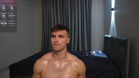 Nik online show from November 26, 2025, 6:09 pm