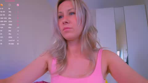 Snapshot of nika_bloom chatting on July 14, 2026, 7:35 am Nika Bloom online show from July 14, 2026, 7:35 am
