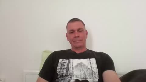 nikan77 online show from April 16, 2026, 9:43 am