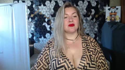 Nika online show from May 20, 2026, 5:13 am