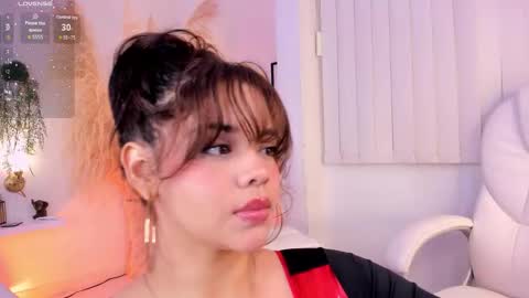 Snapshot of nikavelvet chatting on October 28, 2025, 12:14 am NIKA online show from October 28, 2025, 12:14 am