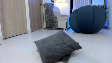 NIKA online show from June 11, 2026, 12:43 am