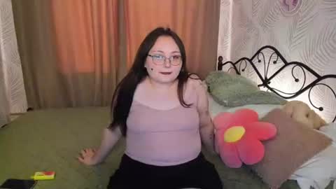 Snapshot of niki_glow chatting on July 23, 2026, 1:58 am Niki online show from July 23, 2026, 1:58 am