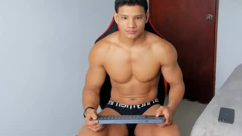 Snapshot of niki_marti chatting on October 1, 2025, 12:22 pm niki online show from October 1, 2025, 12:22 pm