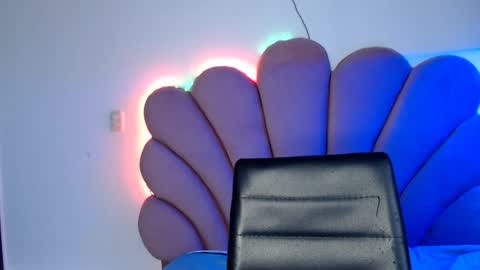    online show from January 22, 2025, 10:15 pm