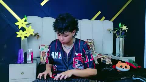 Nikievanz online show from April 28, 2026, 2:27 am
