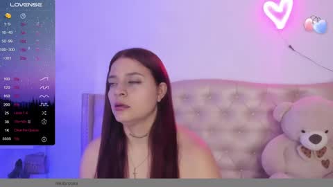 Snapshot of nikiibrooks chatting on February 24, 2025, 1:35 am Niikii online show from February 24, 2025, 1:35 am