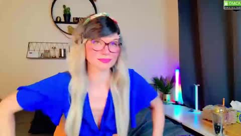 Snapshot of nikki_goldberg chatting on March 10, 2025, 8:34 pm Kitty Chatte online show from March 10, 2025, 8:34 pm