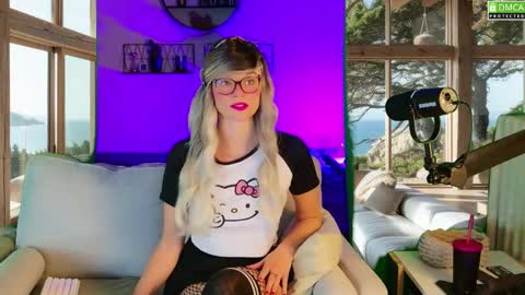 Snapshot of nikki_goldberg chatting on September 21, 2025, 9:44 am Kitty Chatte online show from September 21, 2025, 9:44 am