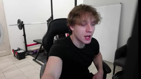 nikki online show from December 14, 2025, 2:33 pm