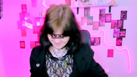 nikki_kiss_ online show from May 1, 2026, 8:52 am