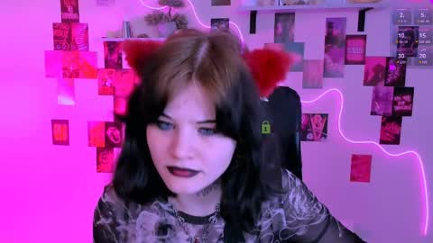 nikki_kiss_ online show from May 15, 2026, 9:05 am