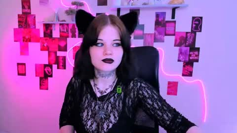 nikki_kiss_ online show from May 25, 2026, 9:15 am