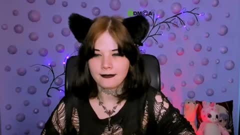 nikki_kiss_ online show from May 28, 2026, 8:44 am