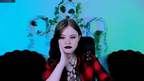 nikki_kiss_ online show from June 15, 2026, 8:16 am