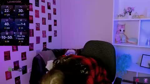 nikki_kiss_ online show from June 18, 2026, 9:14 am